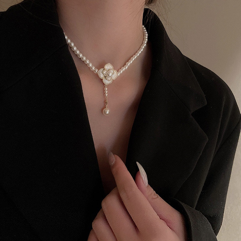 Vintage Pearl Flower Choker Necklace