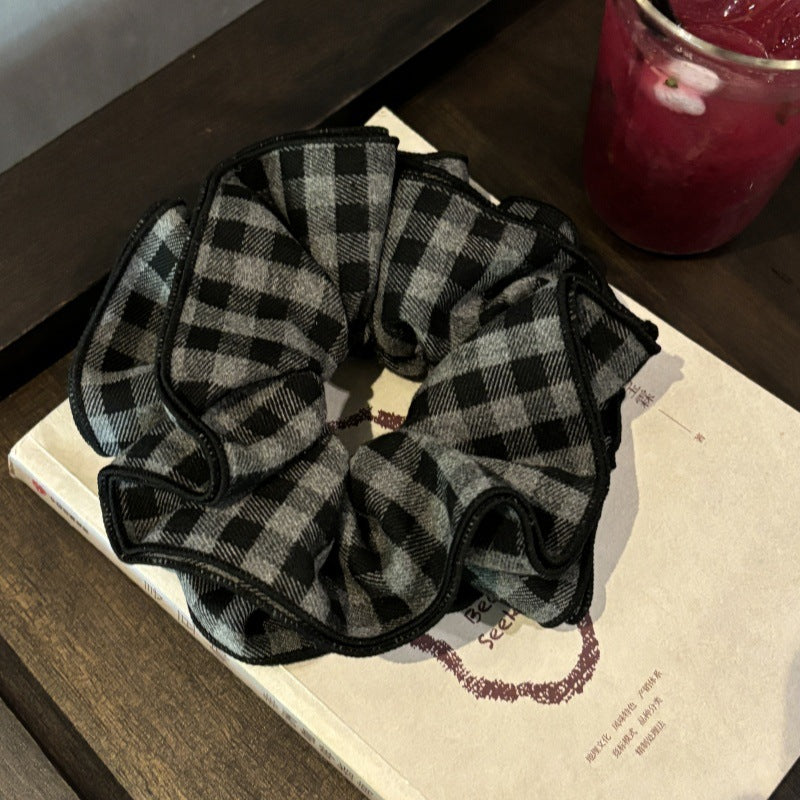 Flower hair tie