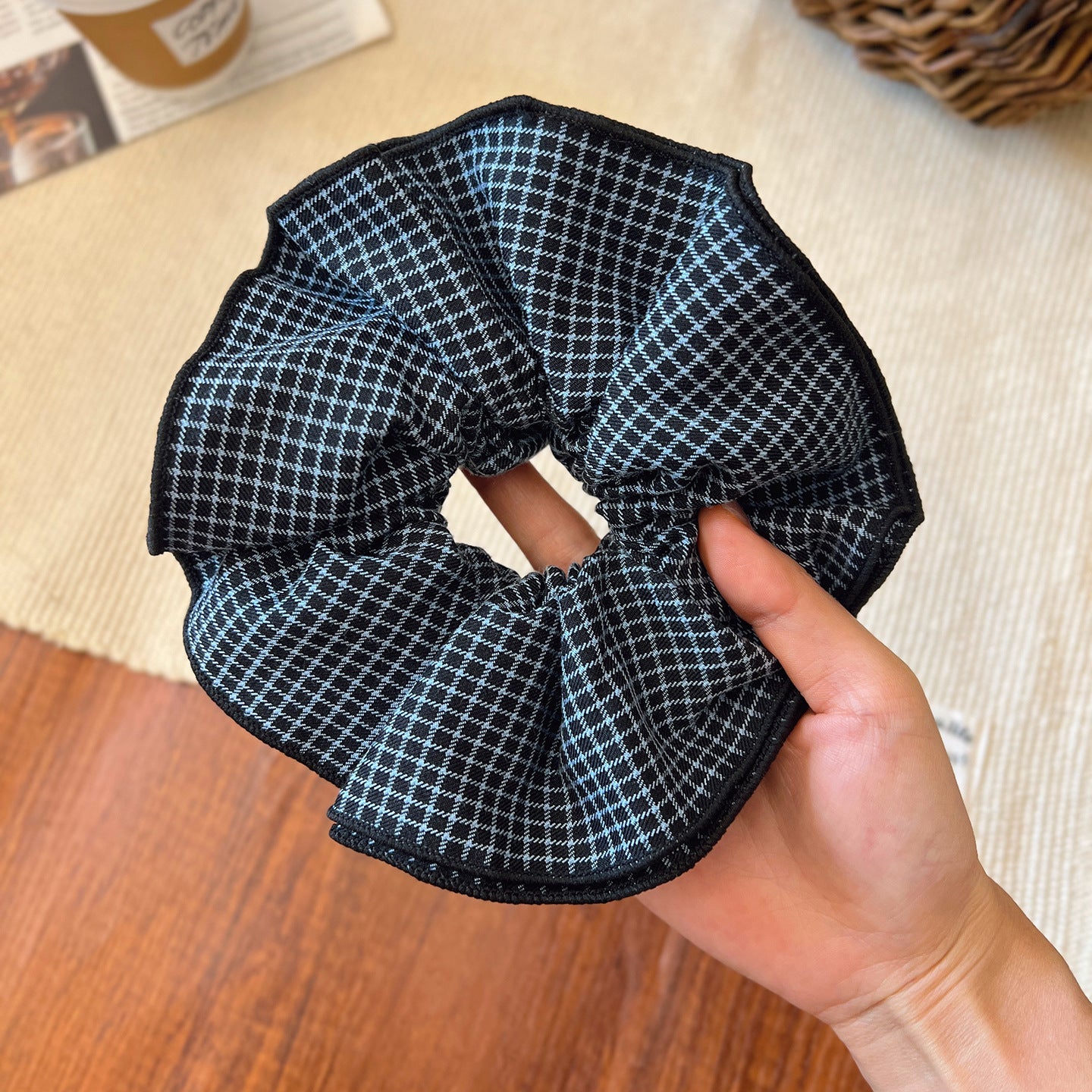Flower hair tie